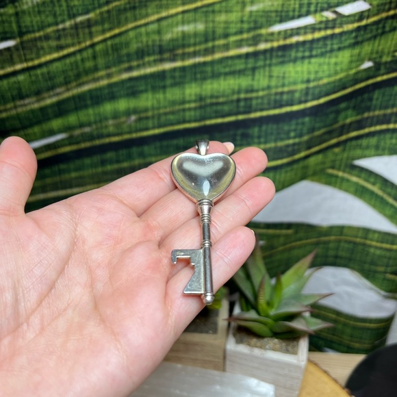 VTG| Heart Key 💖✨ - Picture 2 of 5